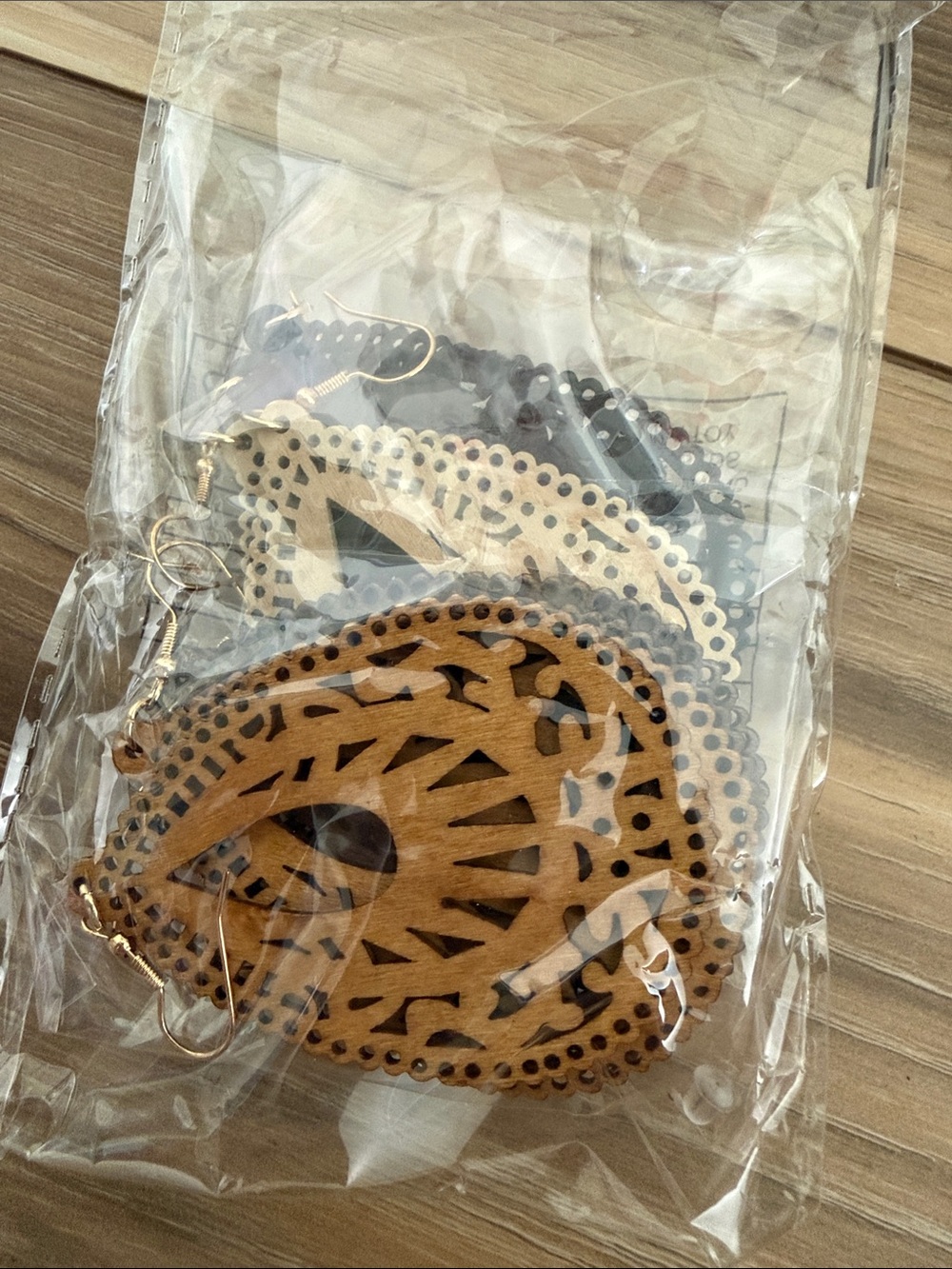 SHEIN Brown Teardrop Wood Filigree Dangle Earrings